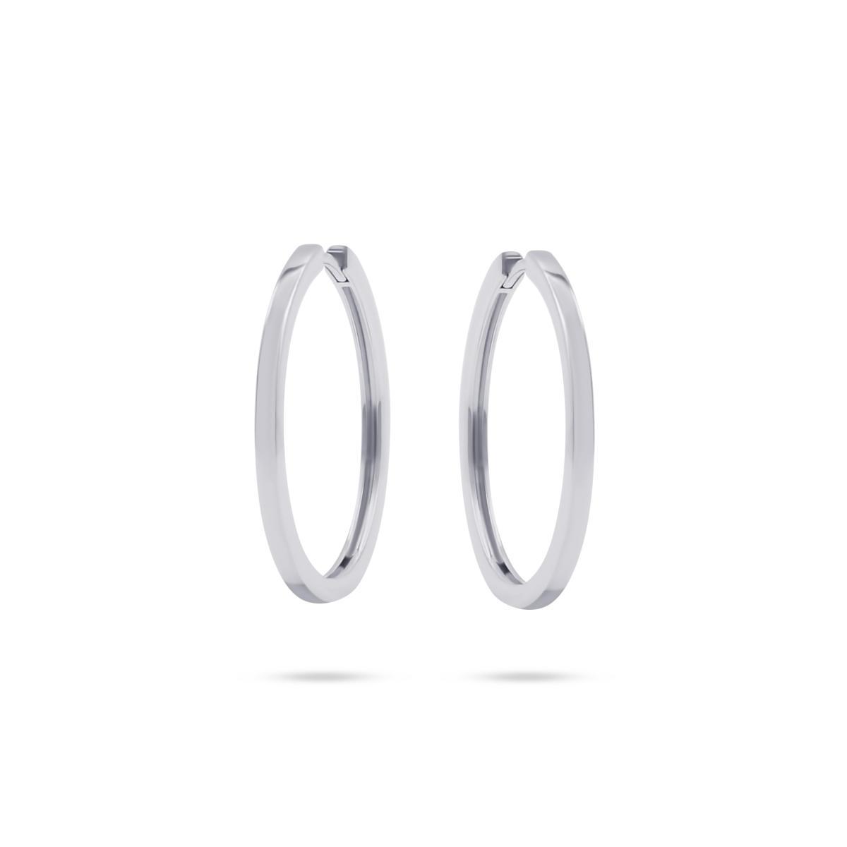 De Gisser Jewels zilveren oorbellen, model KCG2/30, zijn creolen van verfijnde kwaliteit. Ze behoren tot de categorie sieraden en stralen elegantie uit. Perfect voor zowel alledaagse als formele gelegenheden. Combineer ze met een casual outfit voor een subtiele uitstraling, of draag ze als statement samen met een avondjurk voor extra flair.