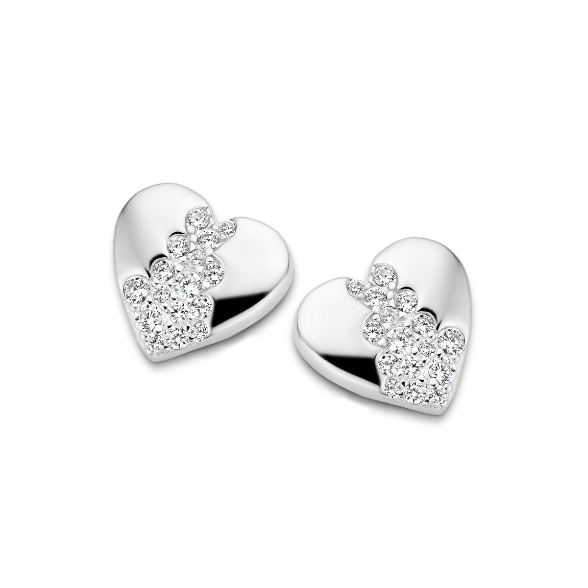 De Naiomy Zilveren Oorbellen in hartjes vorm zijn elegante oorbellen van 925 sterling zilver. Ze benadrukken de natuurlijke schoonheid wanneer gedragen met opgestoken haar of een korte coupe, waardoor de oorbellen volledig tot hun recht komen.