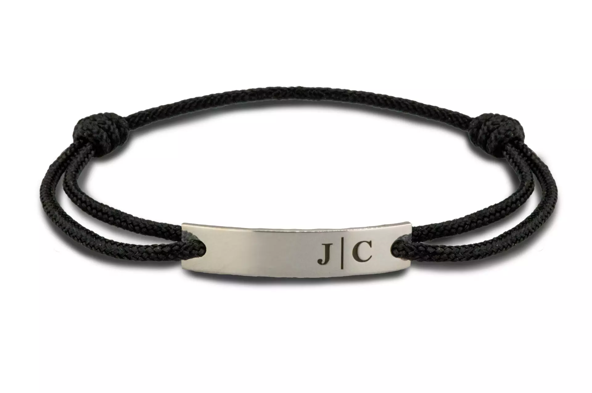 De See You zilveren plaat met para cord BG013 is een stijlvolle armband van een niet-gespecificeerd merk. Met een zilveren plaat en stevig para cord, combineert het elegantie en duurzaamheid. Perfect voor dagelijks gebruik of speciale gelegenheden. Draag het als een statement piece om je pols en combineer met andere sieraden voor een persoonlijke touch.
prijs is exclusief gravure