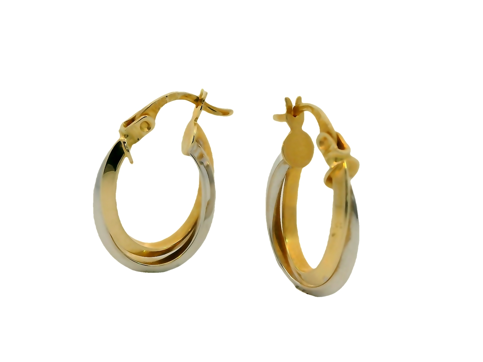 Deze elegante bicolor gouden oorringen van 14 karaat (1.80 gr) hebben een stijlvolle ovale vorm met twee speelse lijnen die zich sierlijk met elkaar verweven. De combinatie van geelgoud en witgoud zorgt voor een moderne en veelzijdige uitstraling. Dankzij de verfijnde afwerking en stevige sluiting zijn ze comfortabel en perfect voor zowel dagelijks gebruik als speciale gelegenheden. Een tijdloze toevoeging aan elke sieradencollectie!