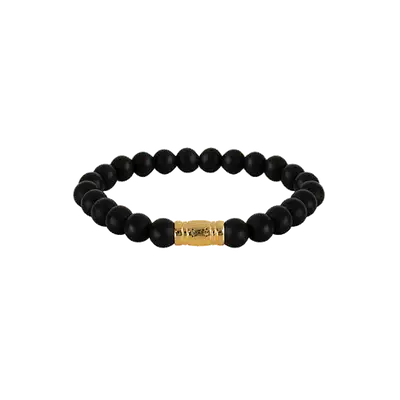 Stijlvol en minimalistisch. Deze armband is gemaakt van hoogwaardige edelstenen die perfect combineren met zowel formele als casual kleding. Gemaakt met 8mm matte obsidiaan kralen en een subtiele zilveren 925 sluiting in gouden afwerking. Het sterke elastische koord houdt deze armband bij elkaar en zorgt voor een comfortabele pasvorm. De Obsidiaan natuursteen wordt gekenmerkt door zijn diepzwarte kleur. Combineer deze armband met andere Aze sieraden en geef je look die stijlvolle extra touch.
