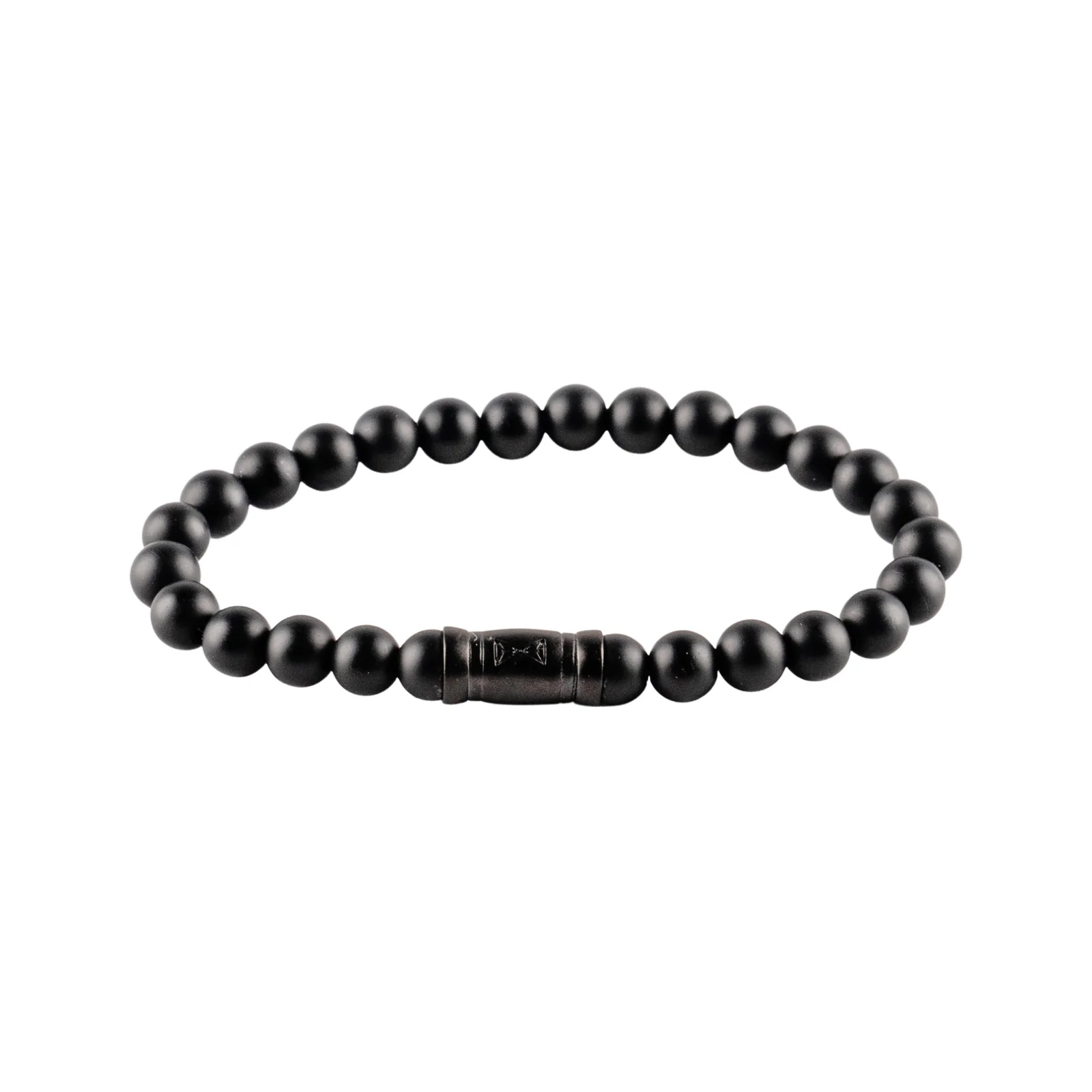 Alle jongens willen echt mannen zijn. Ze zijn geweldige imitators. Ze kijken naar mannen en beslissen op welke man ze liever zouden lijken. Voor deze jongens heeft AZE Jewels een nieuwe collectie AZE Junior, in 3 junior maten. Niet te speels, maar cool als papa, oom of opa.