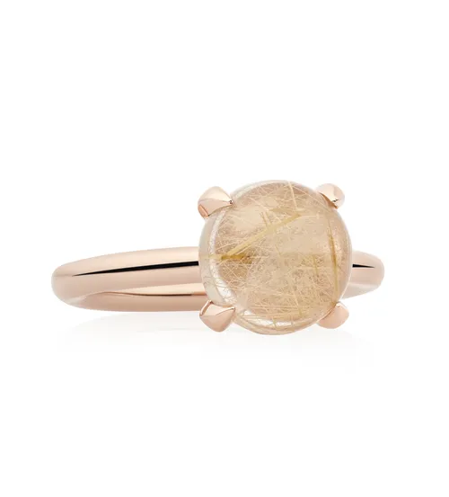 De Catch ring is vrolijk en vrouwelijk, goed als solo en nog beter in combinatie. Met zonnige cabochon geslepen rutiel kwarts voor een opgewekt accent.