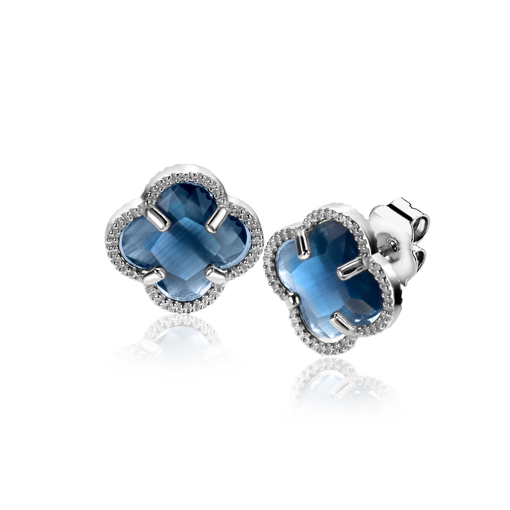 ZIO2663DB
9mm ZINZI zilveren oorstekers in klaver vorm met donkerblauwe zirkonia ZIO2663DB