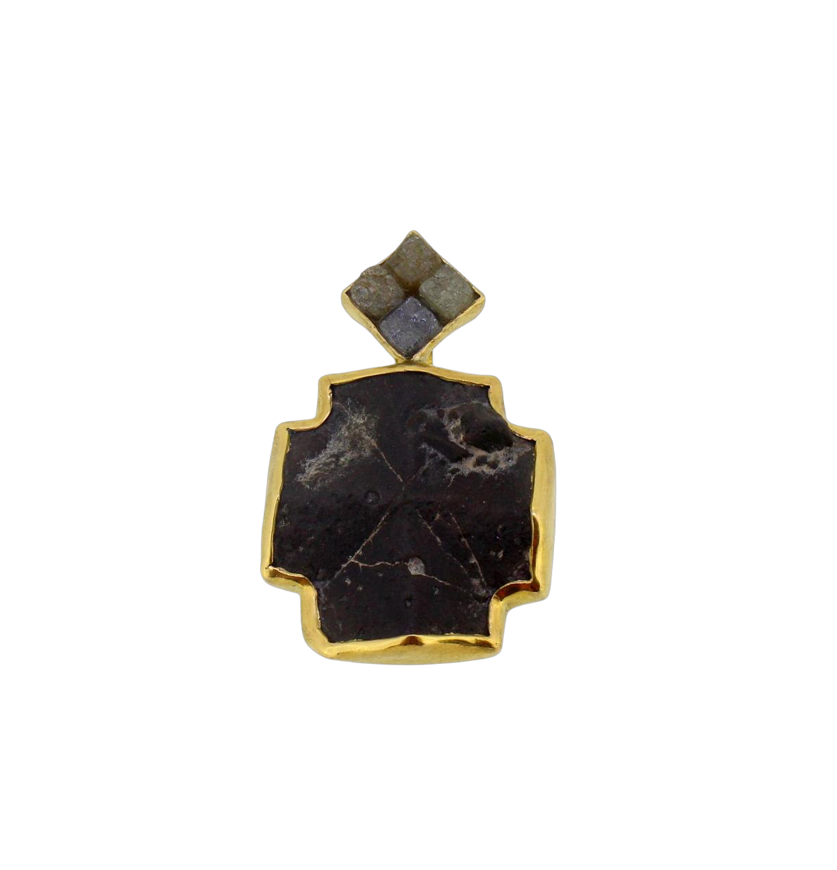 Der Anhänger Gelbgold 750/ooo mit 4 Rohdiamanten und Granatkreuz (Modellnummer 13249) ist ein elegantes Schmuckstück der Kategorie JEWEL vom Typ PENDANT. Tragen Sie diesen Anhänger an einer stilvollen Gold- oder Lederschnur, um ein edles Statement zu setzen. Perfekt für besondere Anlässe oder um Ihrem Alltagslook einen Hauch von Luxus zu verleihen.