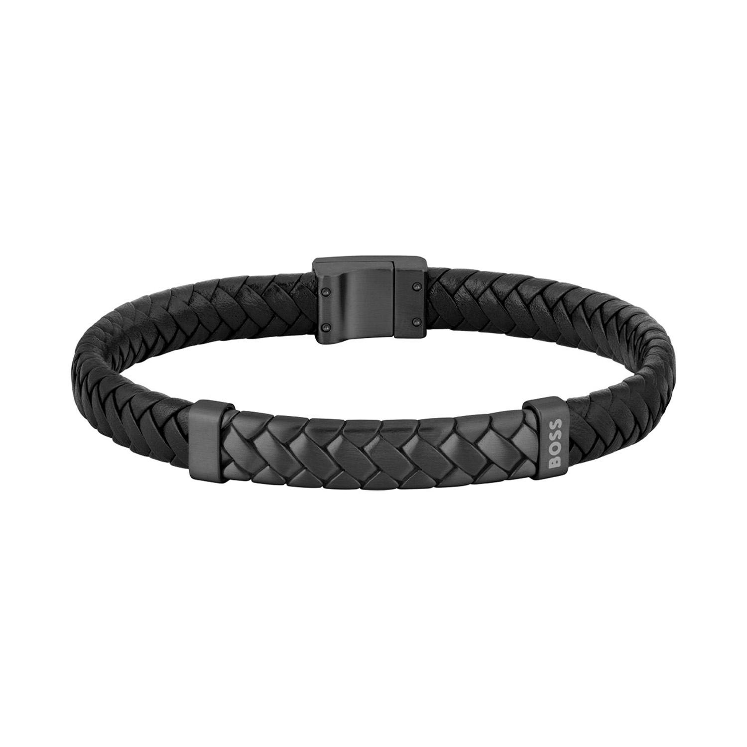 BOSS JEWELS HBJ1580676M TAILORED Mannen Leren armband 
Deze armband van BOSS uit de TAILORED serie met artikelnr. HBJ1580676M is een stijlvol sieraad voor de echte BOSS klant. De zwarte gevlochten leren armband heeft in het midden een zwart stalen gevlochten tussenstuk met daarop de merknaam gegraveerd. De herenarmband heeft een zwarte magneetsluiting en een lengte van 19cm. Goed te combineren met de andere sieraden van BOSS. 

Het merk:
HUGO BOSS is afgestemd op levensstijlen waar het gaat om kwaliteit en precisie. Het wereldwijde fashionlabel is verdeeld in twee merken: BOSS en HUGO. Het merk BOSS biedt geavanceerde, moderne horloges gericht op kwaliteit en design om een onberispelijke look te creëren – of het nu zakelijk, casual of sportief is. Ontdek de nieuwe horlogecollectie die bewijst dat details echt het verschil maken.

Specificaties:
- Artikelnr: HBJ1580676M
- Heren armband
- Materiaal: Leer en Staal
- Zwart
- Lengte: 19cm