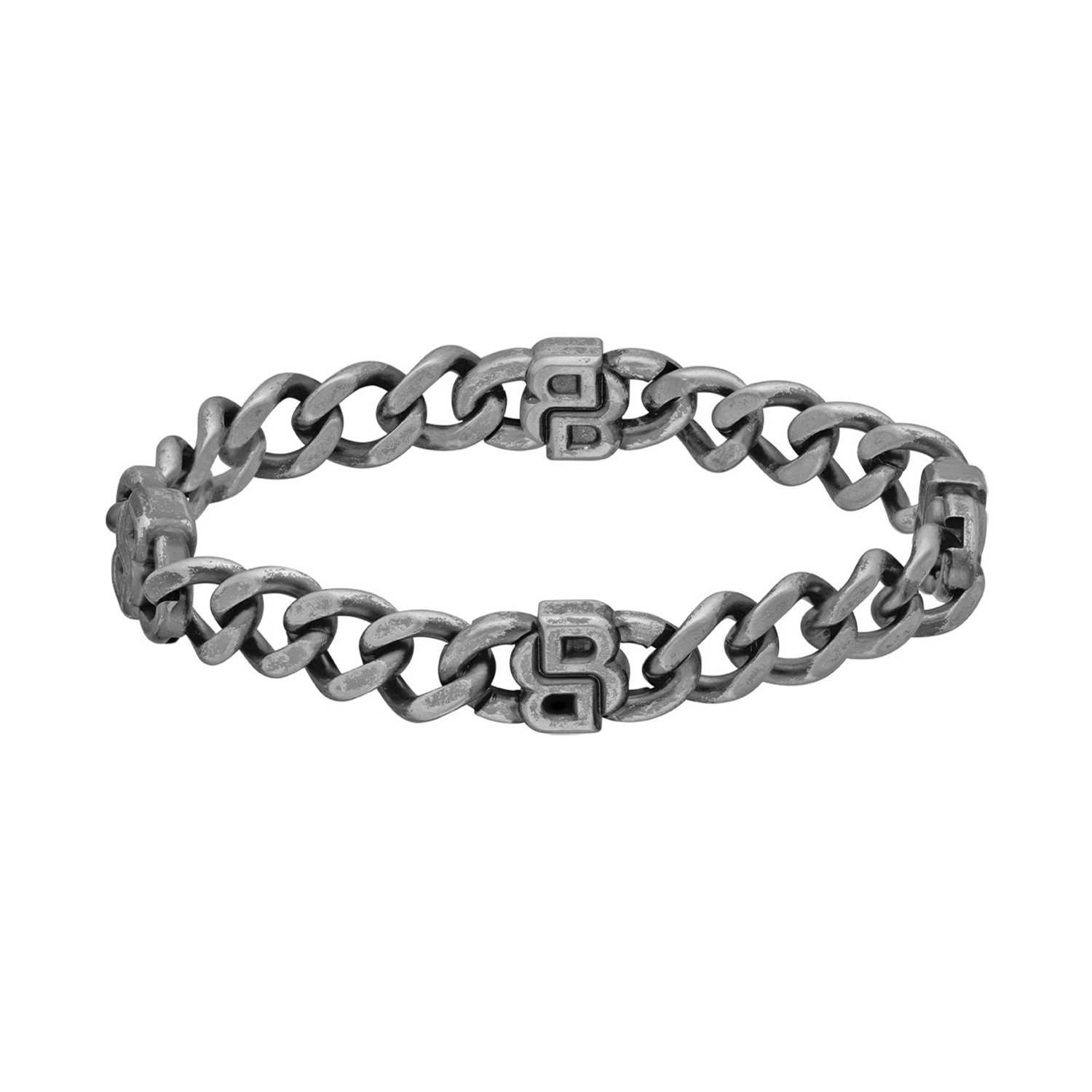 BOSS JEWELS HBJ1580742M DOUBLE B Mannen Armband 19cm
Deze armband van BOSS uit de DOUBLE B serie met artikelnr. HBJ1580742M is een stoer sieraad voor de echte BOSS klant. De stalen antiek zilverkleurige armband van gourmetschakels heeft 4 tussenschakels in Dubbel B, het BOSS winkel logo. Deze herenarmband heeft een magneetsluiting en een lengte van 19cm. Zeker goed te combineren met de bijpassende ketting en andere sieraden van BOSS. 

Het merk:
HUGO BOSS is afgestemd op levensstijlen waar het gaat om kwaliteit en precisie. Het wereldwijde fashionlabel is verdeeld in twee merken: BOSS en HUGO. Het merk BOSS biedt geavanceerde, moderne horloges gericht op kwaliteit en design om een onberispelijke look te creëren – of het nu zakelijk, casual of sportief is. Ontdek de nieuwe horlogecollectie die bewijst dat details echt het verschil maken.

Specificaties:
- Artikelnr: HBJ1580742M
- Schakelarmband
- Materiaal: Staal
- Antiek zilverkleurig
- Lengte: 19cm