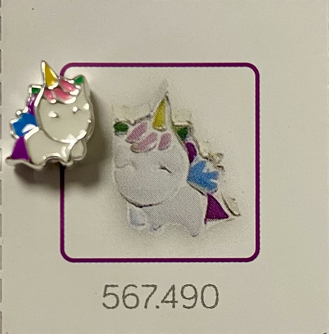 Deze prachtige Bellini bedel is een echt juweeltje met zijn schitterende witte, roze en blauwe kleuren. De eenhoorn bedel past perfect bij elke armband of ketting en voegt een speelse touch toe aan je outfit. Draag het als een eye-catching statement piece of mix en match het met andere bedels voor een unieke look. Laat je creativiteit de vrije loop en creëer een persoonlijke stijl met deze betoverende bedel.