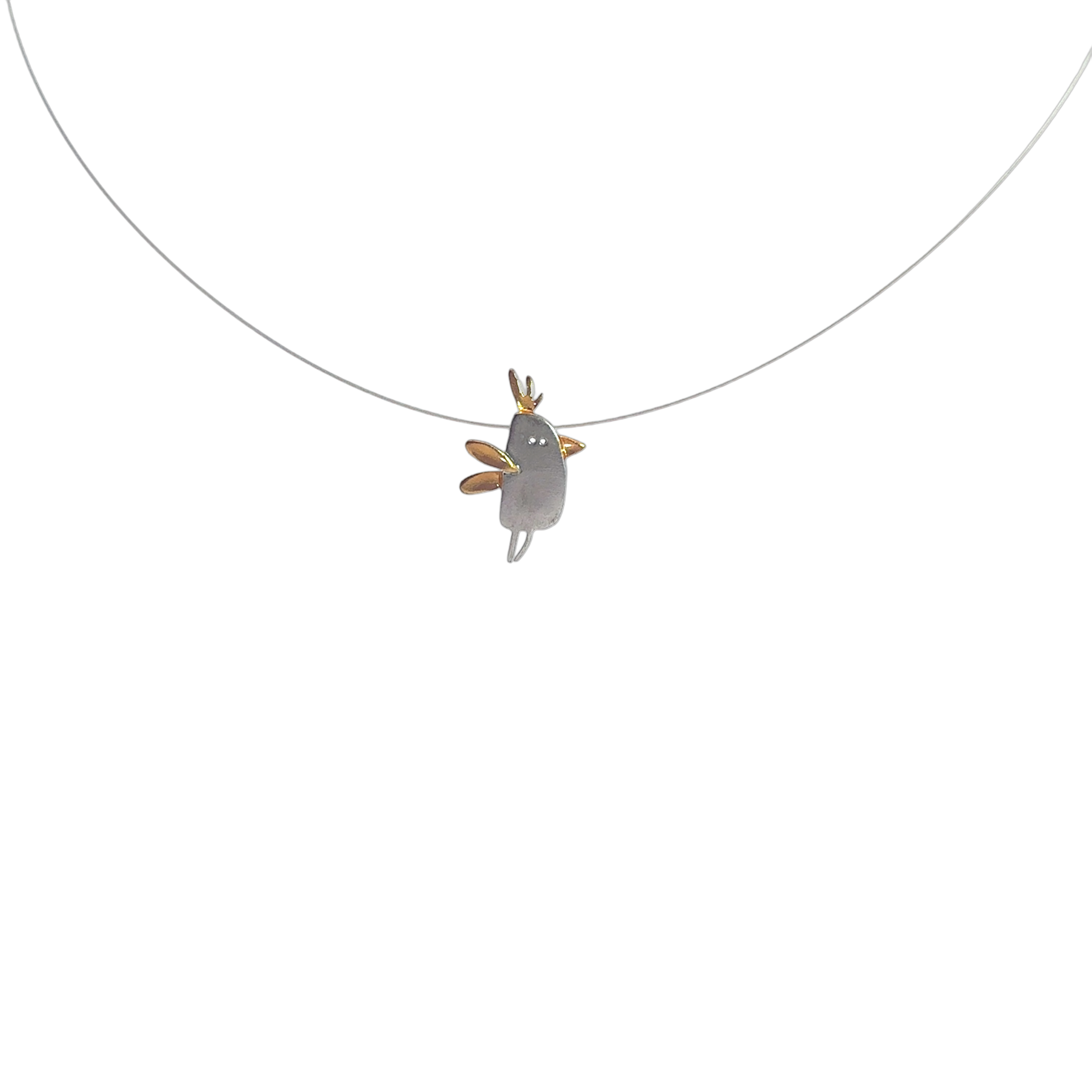 Dieser Anhänger in Silber vergoldet, zeigt ein zierliches Vögelchen-Design und gehört zur Kategorie Halsschmuck. Ideal als eleganter Blickfang am Dekolleté, kann er sowohl einzeln getragen als auch mit weiteren Schmuckstücken kombiniert werden. Perfekt für alltägliche Outfits oder besondere Anlässe. Ein Must-have für Vogelliebhaber und Schmucksammler.
