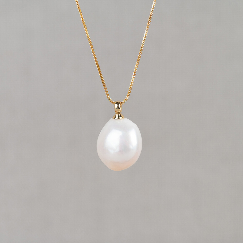 Collier met losse witte parel.