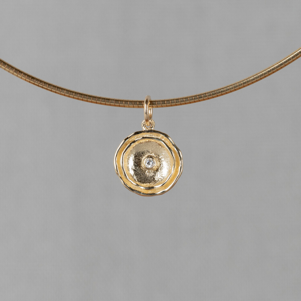 Geel gouden hanger rond 0.029ct diamant