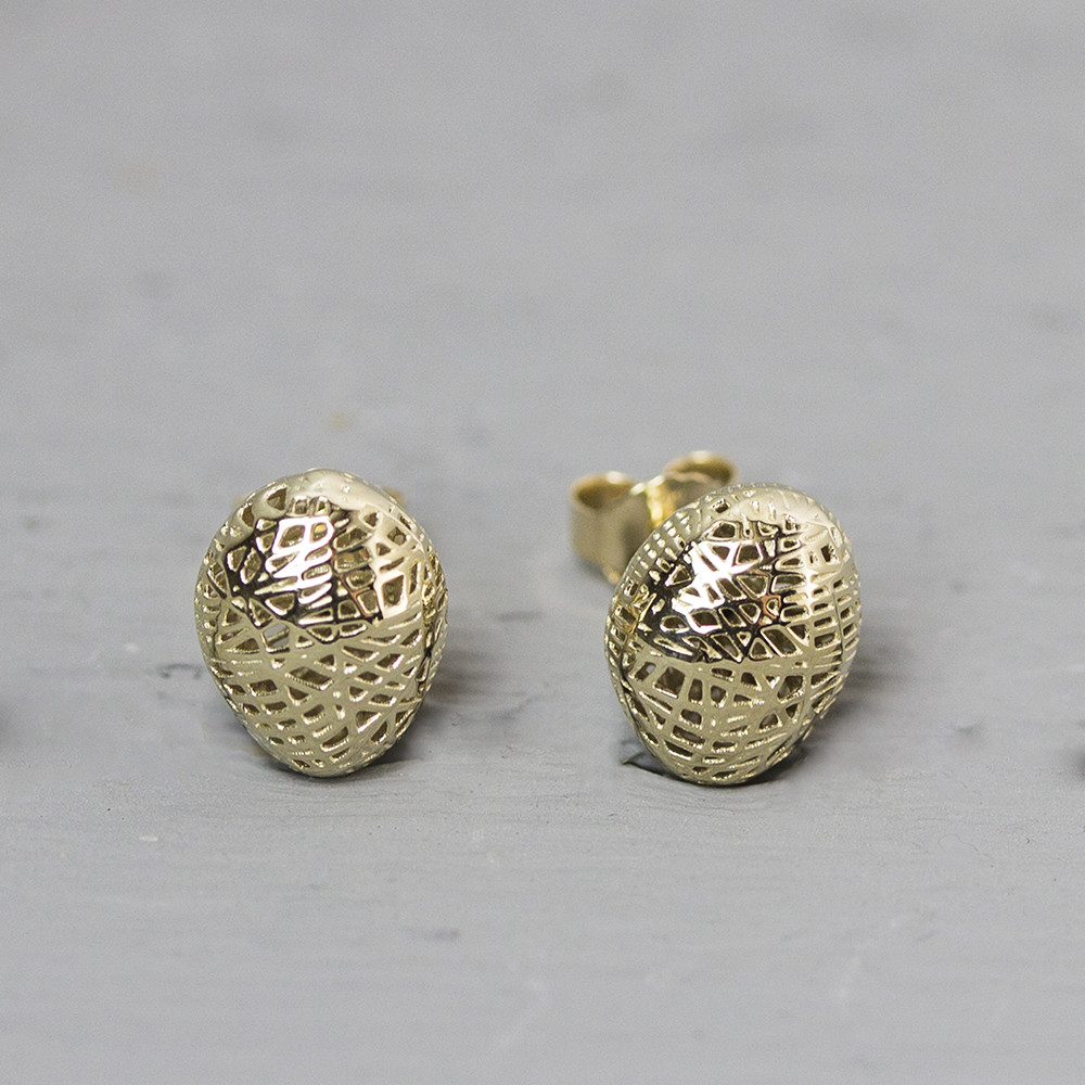 Oorsteker gemaakt van 14 karaat goud ovaal. Combineer met de andere sieraden uit de 3D Gold-lijn van Jeh Jewels.