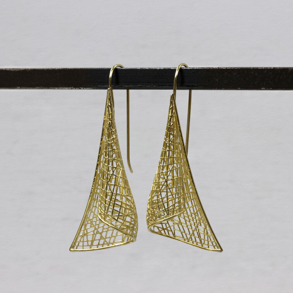 Oorhangers gemaakt van 14 karaat goud. Combineer met de andere 3D gouden sieraden van Jeh Jewels.