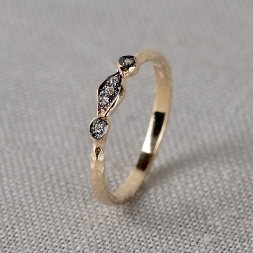 Ring black Rhodium trio gemaakt van 14 karaat goud in combinatie met diamant. Combineer met onze andere gouden sieraden!