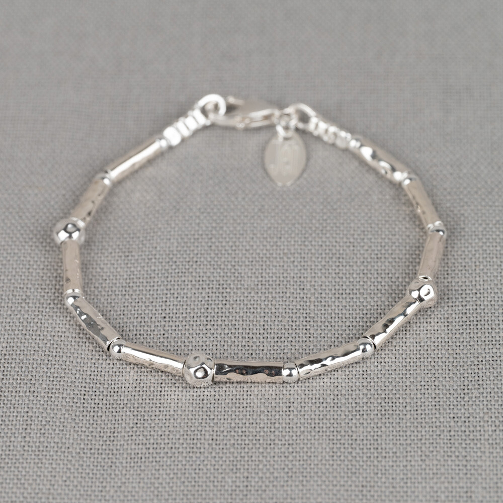 Armband gemaakt van 925 sterling zilveren balletjes en buisjes. Combineer deze armband met het bijpassende collier!
