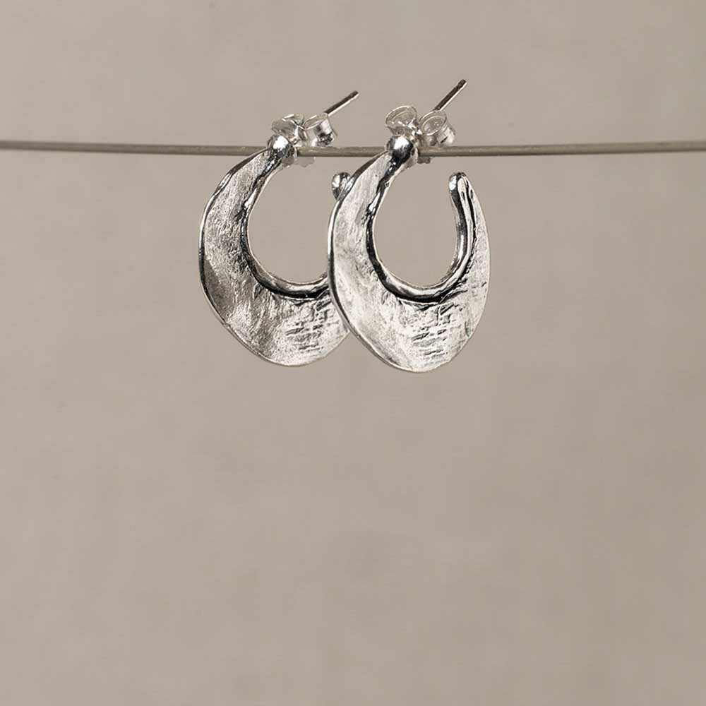 Oorbellen gemaakt van 925 geoxideerd sterling zilver. Ideaal te combineren met een mooi collier, een armband en een ring voor een complete look!