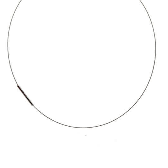 Das Omegacollier Silber, Modellnummer 19567, ist ein elegantes Schmuckstück für Damen. Es gehört zur Kategorie Schmuck und ist ein Halskette-Typ. Tragen Sie es am besten zu formeller oder schicker Abendgarderobe, um Ihrem Look einen Hauch von Eleganz und Stil zu verleihen. Ein zeitloses Accessoire für besondere Anlässe.