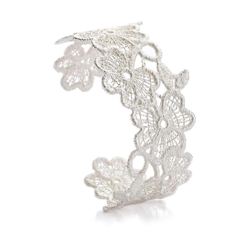 een zilveren armband van brigitte adolph model nottingham 
