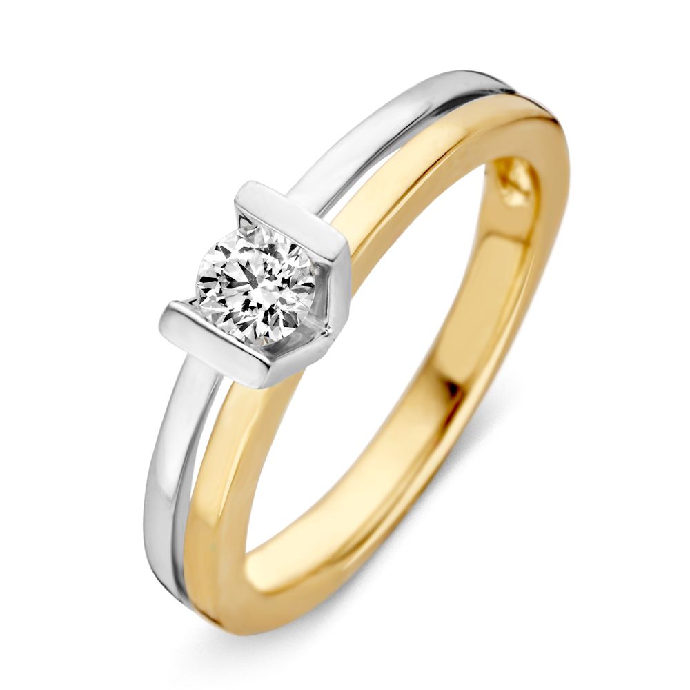 Bicolor damesring met strak design en een diamant van 0,30 crt.
