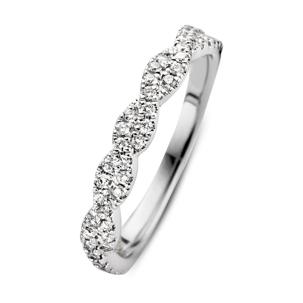 Witgouden ring met gedraaide band gezet met diamant. Prachtig om los te dragen, maar ook goed om te combineren met bijvoorbeeld een witgouden solitair ring.
