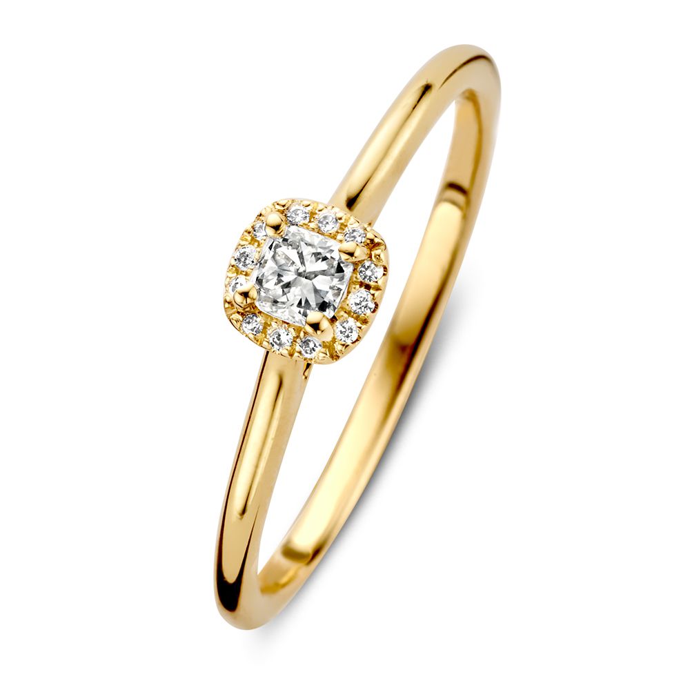 14krt geelgouden ring met briljant geslepen diamant in vierkante entourage zetting. Dankzij de verhoogde zetting, is de ring goed te combineren met een gouden of diamanten aanschuifring.
 
Middensteen 0.18 crt