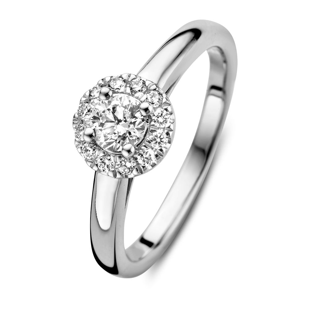 Luxe witgouden entourage ring met volle witgouden scheen en een 0,40 crt. middensteen.
