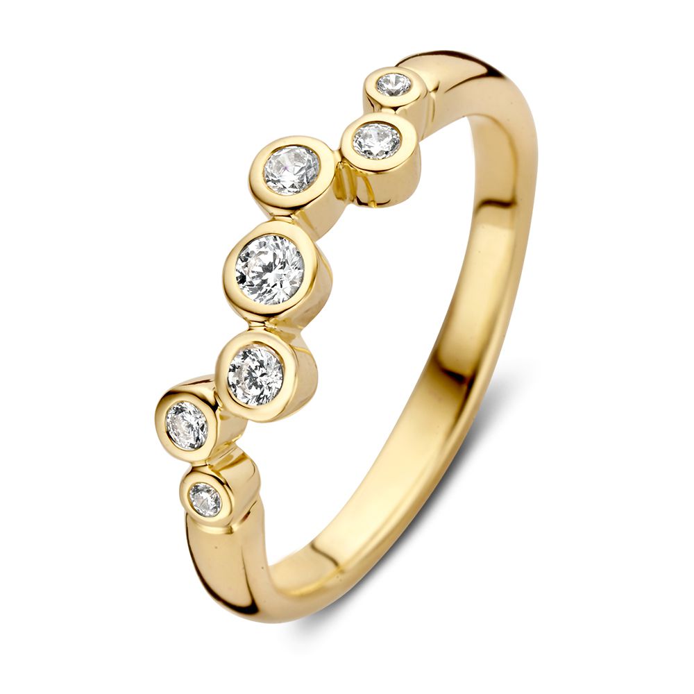 Geelgouden ring met zirkonia's in golvend design.

