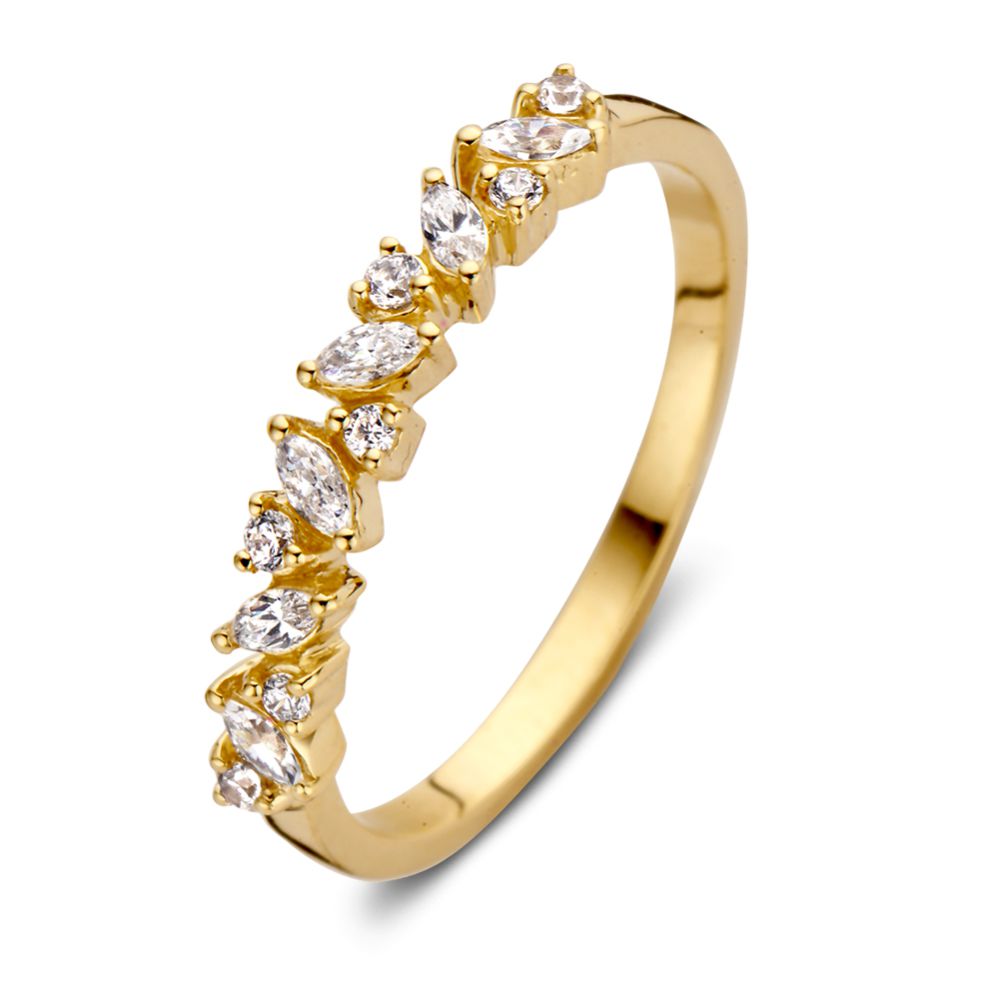 Geelgouden ring volzirkonia's met opvallende fancy cut slijpsels (halfom gezet).
