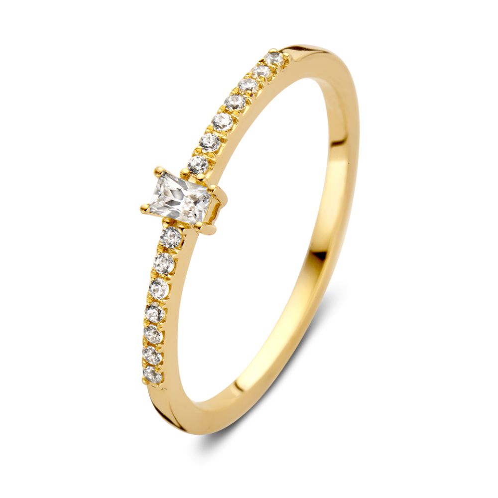 Geelgouden ring met zirkonia's en baguette geslepen middensteen.
