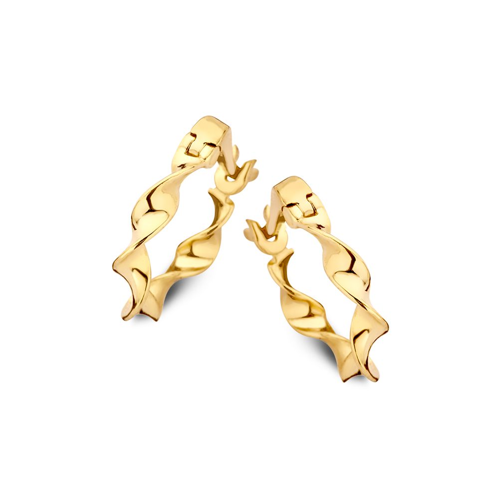 Geelgouden oorringen met gedraaid design.
