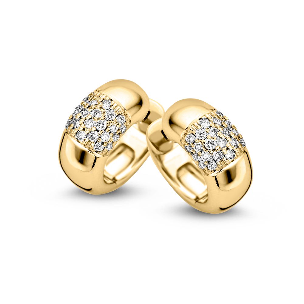 Bolle,geelgouden oorringen met diamant in pavézetting.
