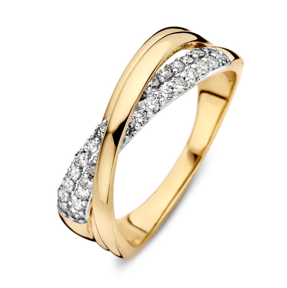 Bicolor wit- en geelgouden crossover ring met verfijnde banen. De baan waarin de diamanten zijn gezet is gerhodineerd voor een extra schitterende uitstraling.
