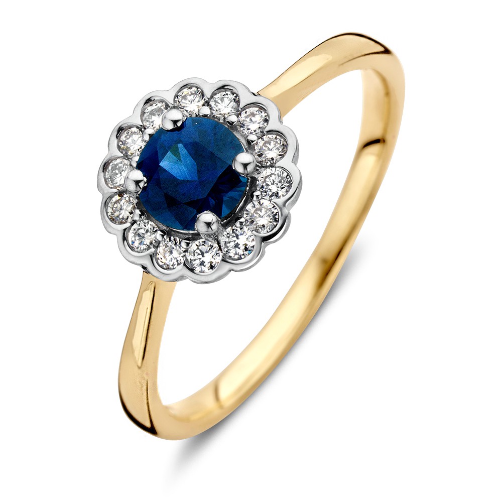 Klassieke gouden entourage ring met een ronde saffier. Om de blauwe saffier zijn fonkelende diamanten geplaatst in een gerhodineerde zetting.
