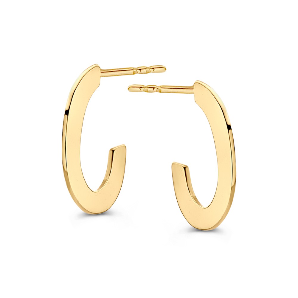 Geelgouden, ovale oorringen meteen strak, plat design.
