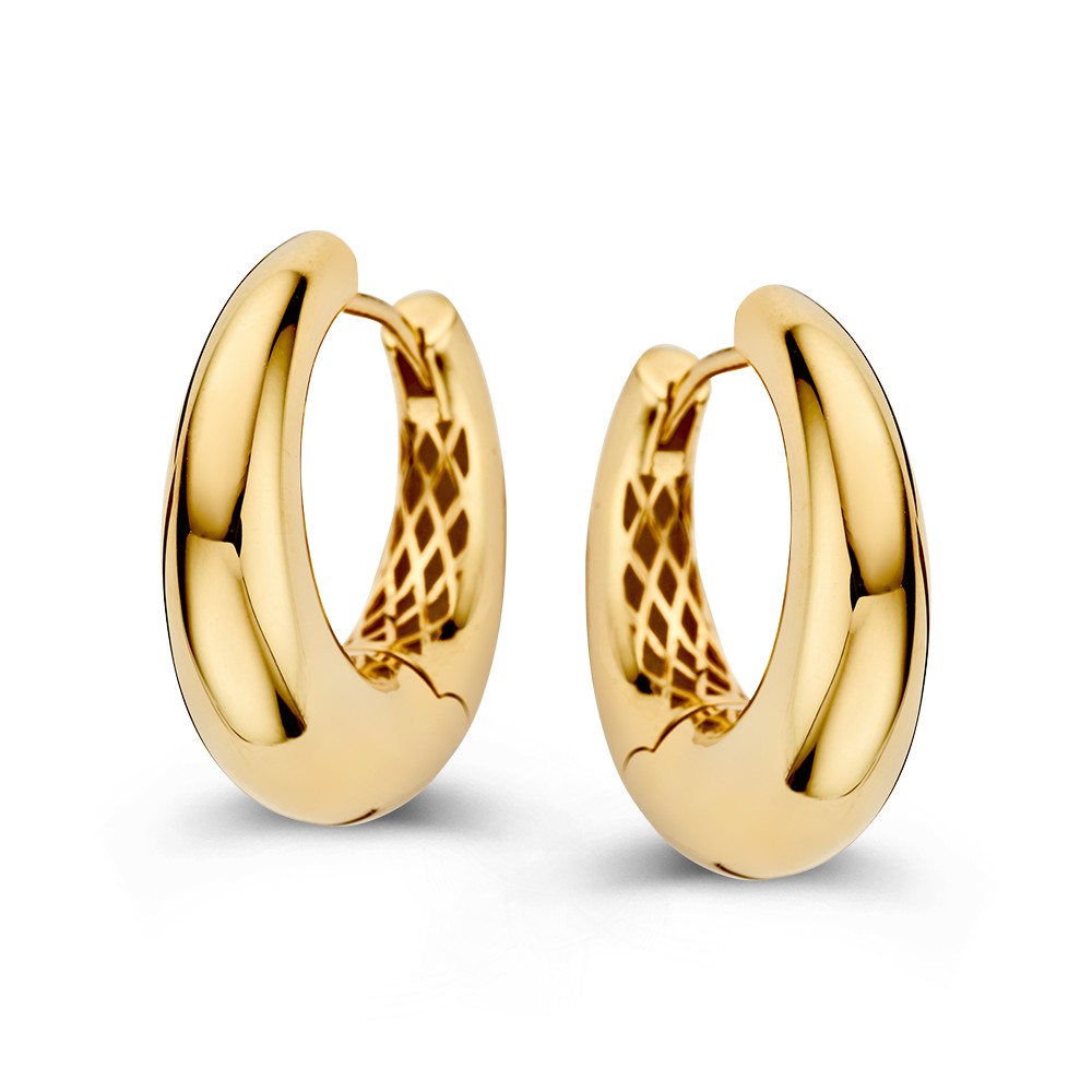 Bolle, geelgouden oorringen.
