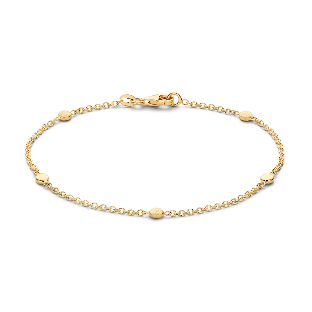 Geelgouden armband met een verfijnde uitstraling, maar in een luxe, zware uitvoering. De armbandis voorzien van gouden elementen die om en om gematteerd/gepolijst zijn. Leuk om zo te dragen, maar ook om te combineren met een horloge of andere gouden armbanden.
