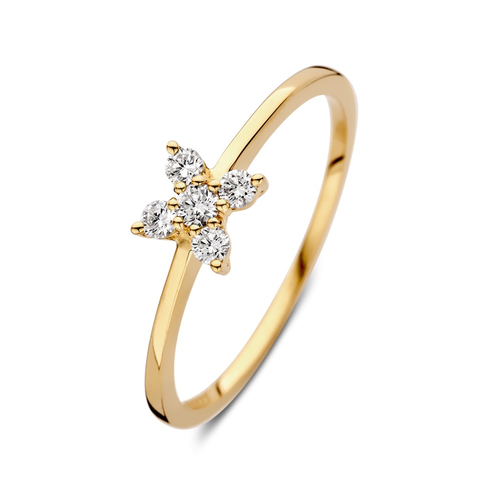 Elegante geelgouden ring met diamanten gezet in bloemvorm. Deze ring is dankzij de verhoogde zetting goed met andere ringen te combineren.
