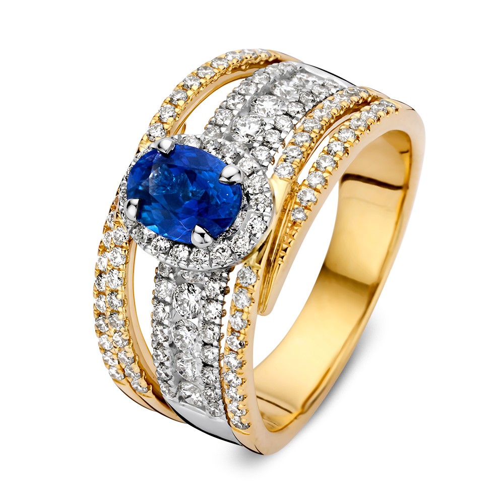 Luxe gouden ring met uniek design. De ring bevat verschillende wit- en geelgouden gouden banen, gezet moet fonkelende diamanten. De eyecatcher is een koningsblauwe saffier in ovale slijpvorm en entouragezetting.
