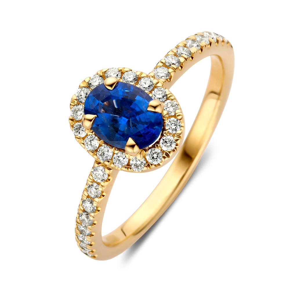Klassieke entourage ring met blauwe saffier in een fonkelende entouragezetting met diamant.
