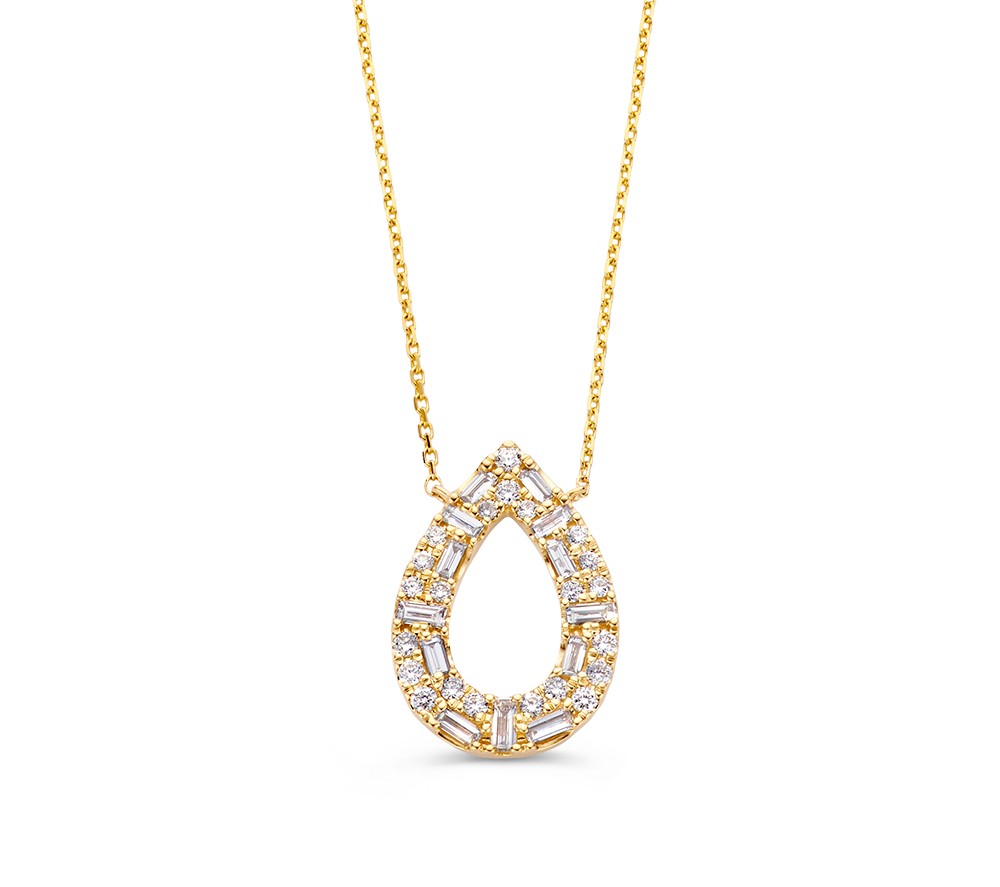 Prachtig geelgouden collier met bijzondere open hanger in druppelvorm,gezet met briljant en baguette geslepen diamanten.
