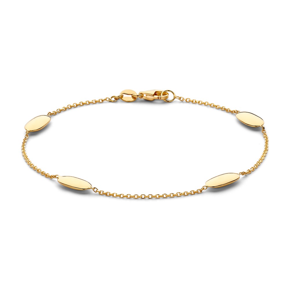 Stijlvolle gouden armband met klassiek design en luxe karabijnsluiting.
