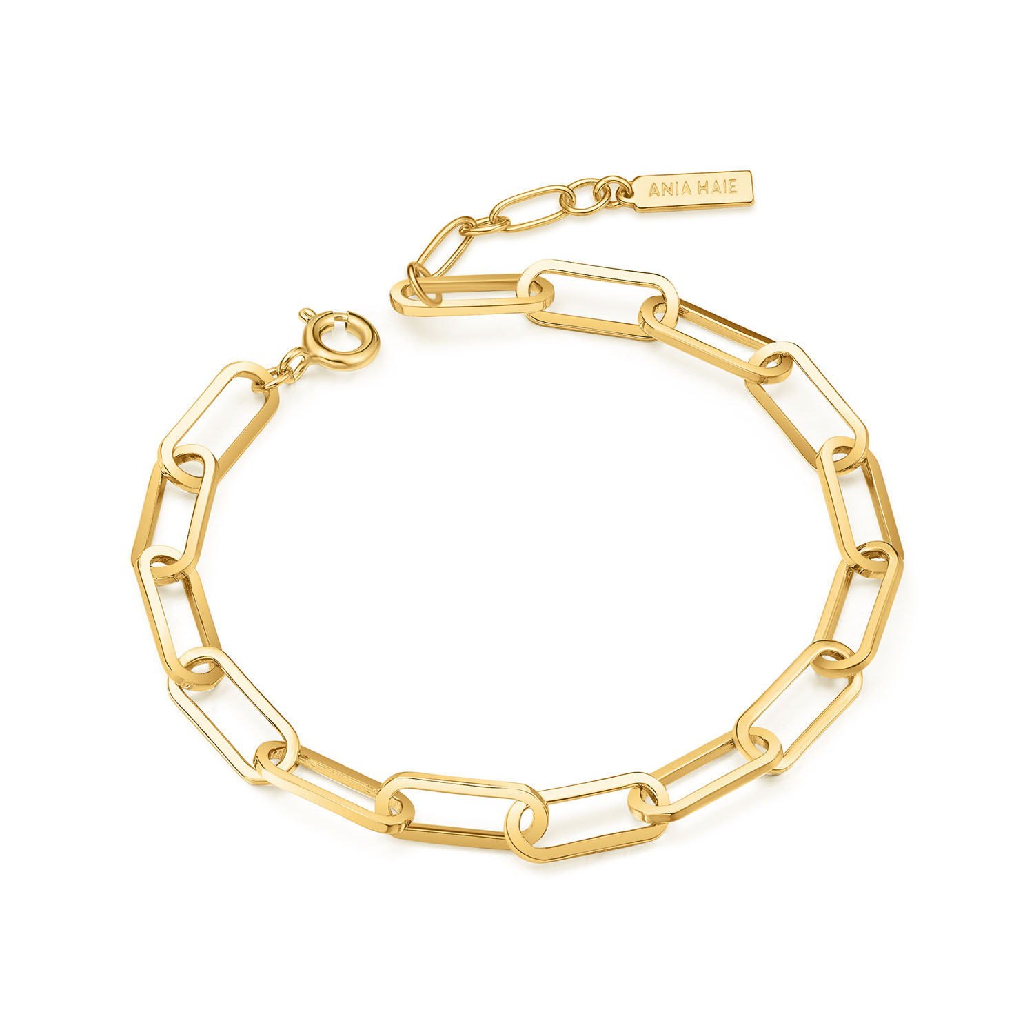 Geraffineerd en eindeloos verfijnd, Vogue Maven is er voor degenen die geloven in ingetogen luxe. Deze getextureerde schakelarmband past bij elke gelegenheid en biedt een unieke mix van onderscheidende stijl en gevoel voor mode. Hij is perfect om elke dag te dragen en kan worden gecombineerd met andere armbanden om verschillende looks te creëren, zodat je je persoonlijke stijl op verschillende manieren kunt uitdrukken.

HET MERK
Geïnspireerd door de laatste fashion trends is Ania Haie het toonaangevende sieradenmerk voor hoogkwalitatieve maar ook betaalbare zilveren sieraden, zonder op de kwaliteit in te leveren. Iedere collectie is gebaseerd op de laatste catwalktrends, waardoor Ania Haie snel tot hét sieradenmerk voor stijlbewuste consumenten is verkozen. Elk sieraad wordt ontworpen om te combineren met andere sieraden waardoor je je eigen look kunt creëren. Maar ook zijn Ania Haie sieraden opvallend genoeg om op zichzelf te dragen.

SPECIFICATIES
- Ania Haie
- Armband
- 925 zilver met gold plating
- Lengte 18,5cm
- AH B062-04G