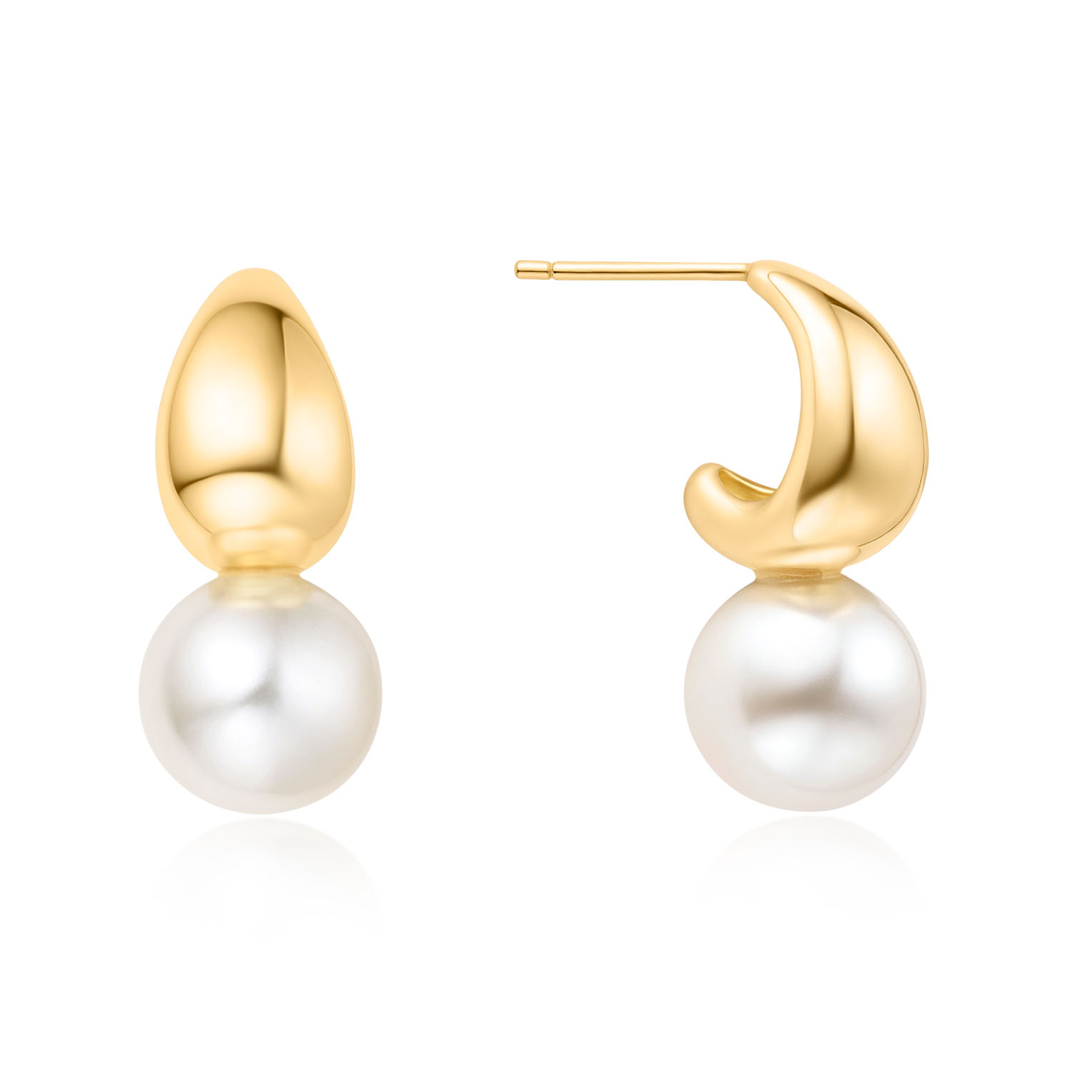 Eindeloos verfijnd, Vogue Maven is er voor degenen die geloven in ingetogen luxe. Deze druppel oorbellen met parel zijn ontworpen voor elke gelegenheid, met een strak en modern ontwerp dat een vleugje elegantie toevoegt aan je look. Maak je look compleet door te mixen en matchen met andere statement pieces, of draag ze alleen om een minimalistische stijl te creëren.

HET MERK
Geïnspireerd door de laatste fashion trends is Ania Haie het toonaangevende sieradenmerk voor hoogkwalitatieve maar ook betaalbare zilveren sieraden, zonder op de kwaliteit in te leveren. Iedere collectie is gebaseerd op de laatste catwalktrends, waardoor Ania Haie snel tot hét sieradenmerk voor stijlbewuste consumenten is verkozen. Elk sieraad wordt ontworpen om te combineren met andere sieraden waardoor je je eigen look kunt creëren. Maar ook zijn Ania Haie sieraden opvallend genoeg om op zichzelf te dragen.

SPECIFICATIES
- Ania Haie
- Oorbellen
- 925 zilver met gold plating
- Lengte 23mm
- AH E062-06G