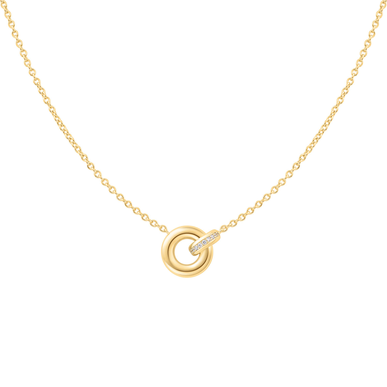 Eindeloos verfijnd, Vogue Maven is er voor degenen die geloven in ingetogen luxe. Deze essentiële ketting is op maat gemaakt voor uw activiteiten waar elk detail uw smaak en modegevoeligheid weerspiegelt. Het ontwerp voegt een vleugje elegantie en veelzijdigheid toe, waardoor het een perfecte aanvulling is op elke garderobe.

HET MERK
Geïnspireerd door de laatste fashion trends is Ania Haie het toonaangevende sieradenmerk voor hoogkwalitatieve maar ook betaalbare zilveren sieraden, zonder op de kwaliteit in te leveren. Iedere collectie is gebaseerd op de laatste catwalktrends, waardoor Ania Haie snel tot hét sieradenmerk voor stijlbewuste consumenten is verkozen. Elk sieraad wordt ontworpen om te combineren met andere sieraden waardoor je je eigen look kunt creëren. Maar ook zijn Ania Haie sieraden opvallend genoeg om op zichzelf te dragen.

SPECIFICATIES
- Ania Haie
- Ketting
- 925 zilver met gold plating
- Lengte 45cm
- AH N062-02G