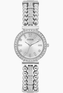 
Het Guess Gala Silver horloge, modelnummer GW0401L1, is een elegant en stijlvol accessoire dat elk outfit compleet maakt. Het horloge heeft een verfijnde zilveren kast en band, waardoor het een tijdloze uitstraling heeft die bij elke gelegenheid past. Met als eigenschap de code S.HO.GU.00, biedt dit horloge niet alleen een verfijnd design maar ook functionaliteit en betrouwbaarheid.

Het beste draagadvies voor dit horloge is om het te combineren met zowel casual als formele outfits. Voor een chique en verfijnde uitstraling kun je het horloge dragen met een stijlvolle avondjurk of een zakelijk pak. Voor een meer casual look is het horloge perfect in combinatie met jeans en een nette blouse of trui. Dankzij het universele ontwerp voegt het Guess Gala Silver horloge een vleugje elegantie toe zonder te overheersen, waardoor het een veelzijdige toevoeging is aan elke garderobe.