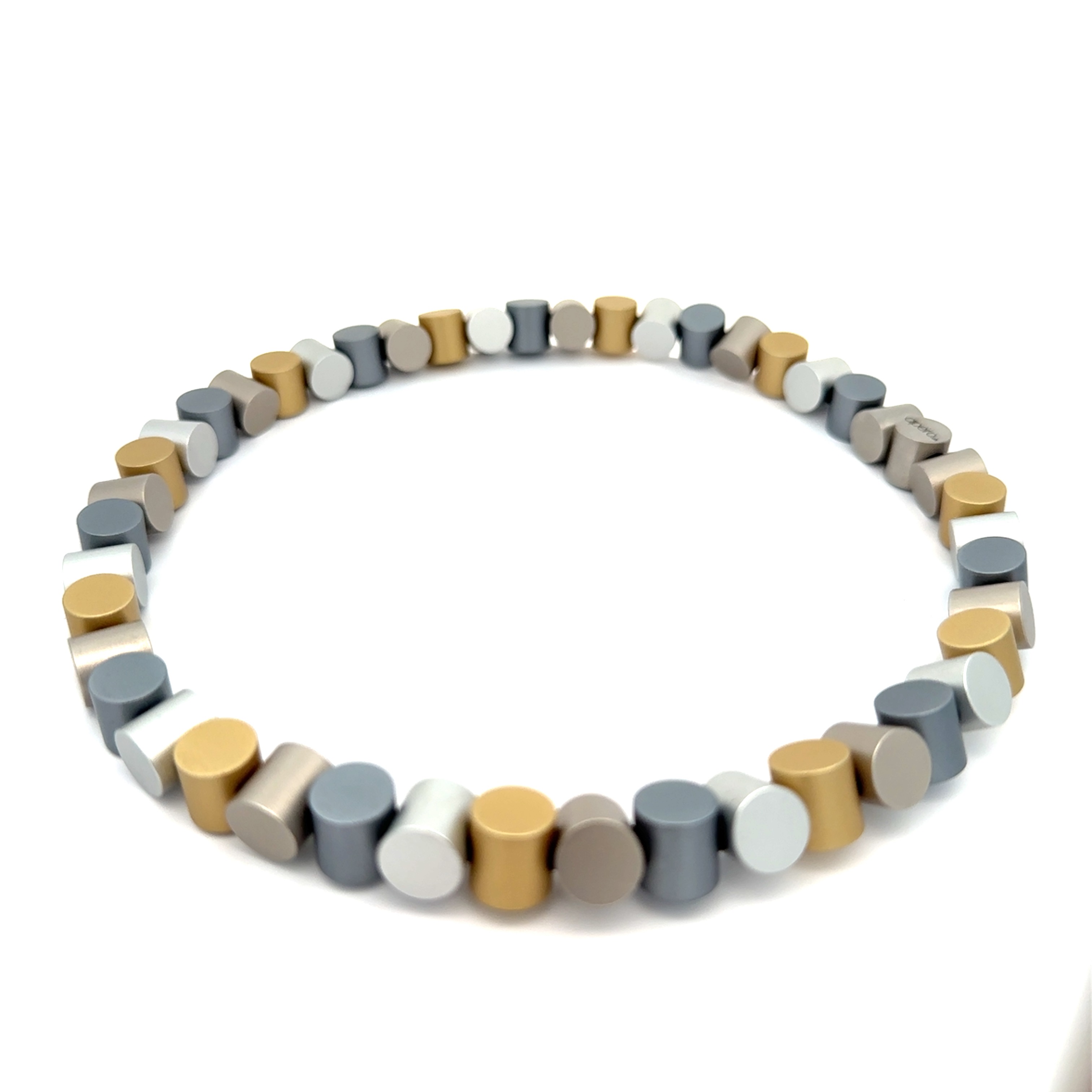 Halskette aus eloxiertem Aluminium, Magnetschlie&szlig;e, 45cm