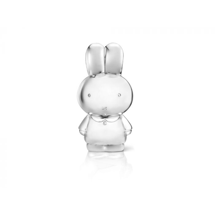 Mooie, glanzende spaarpot in de vorm van het beroemde konijn nijntje. De spaarpot kan gegraveerd worden, wat het een persoonlijk geschenk maakt. Deze nijntje spaarpot is in zilver kleur, poetsen is overbodig.
