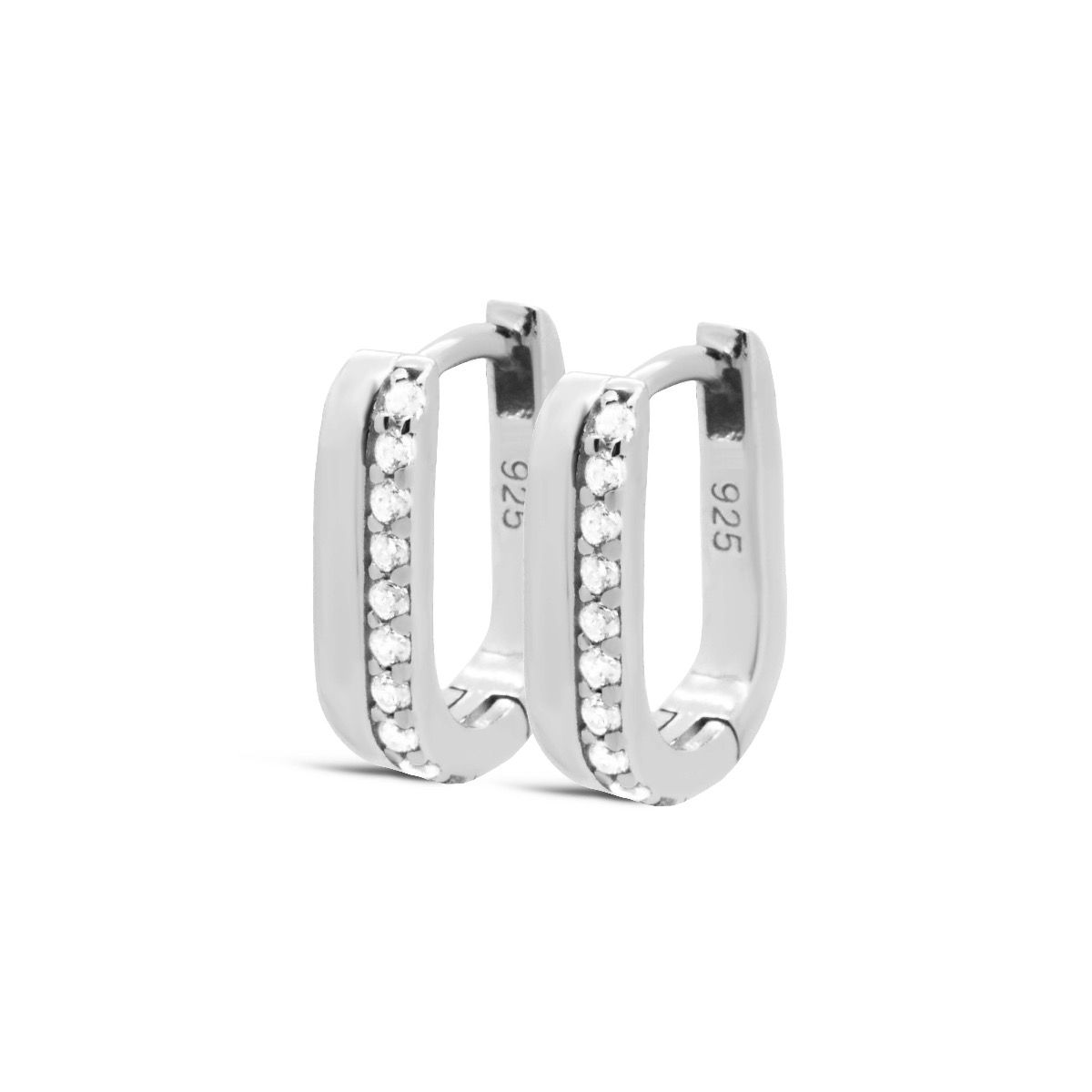De Karma Hinged Hoops MARLY Square 12MM Silver, een stijlvol creool met een moderne vierkante vorm. Ideaal voor elke gelegenheid, kunnen ze elegant solo worden gedragen of in combinatie met andere oorbellen voor een trendy look. Voeg een vleugje verfijning toe aan je outfit met deze veelzijdige sieraden. 

Categorie: Sieraden  
Type sieraad: Creool Oorbellen