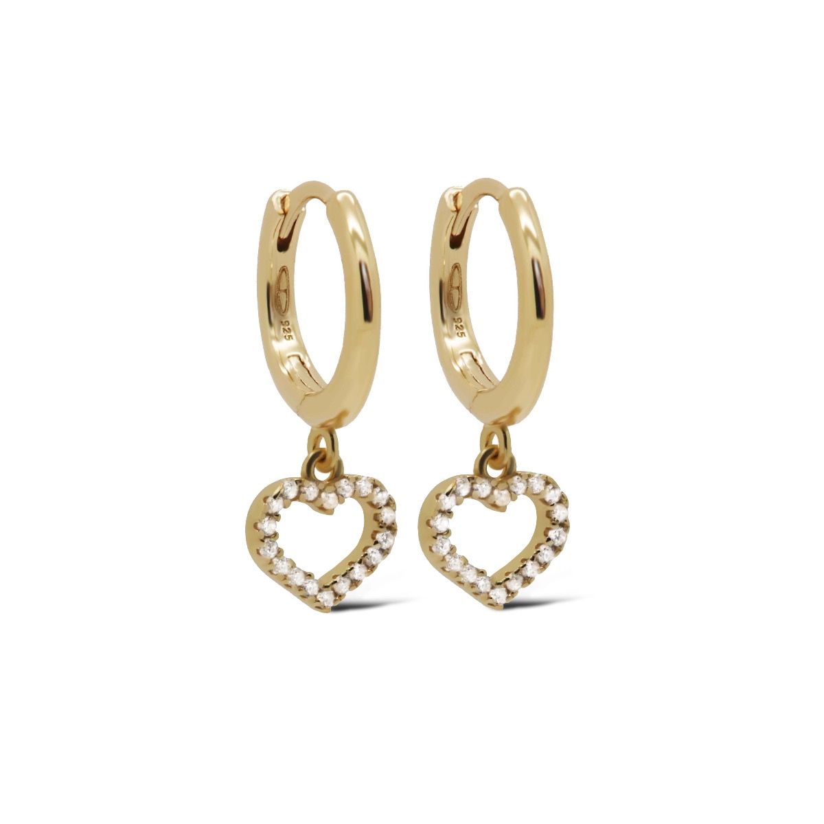 De Karma Hinged Hoops CELIE Heart 12MM Goldplated, zijn prachtige creolen. Met hun hartvorm en gouden afwerking voegen ze een elegante en romantische touch toe aan elke outfit. Draag ze bij zowel casual als formele gelegenheden voor een verfijnde uitstraling. Perfect als stijlvolle aanvulling op je sieradencollectie.