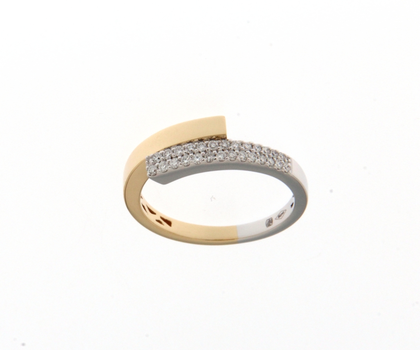 Tweekleurige ring 18Kt met echte diamanten 0.20Ct
